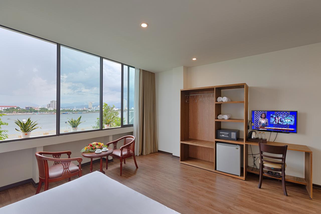 Vitalis Riverside Hotel Дананг Екстер'єр фото