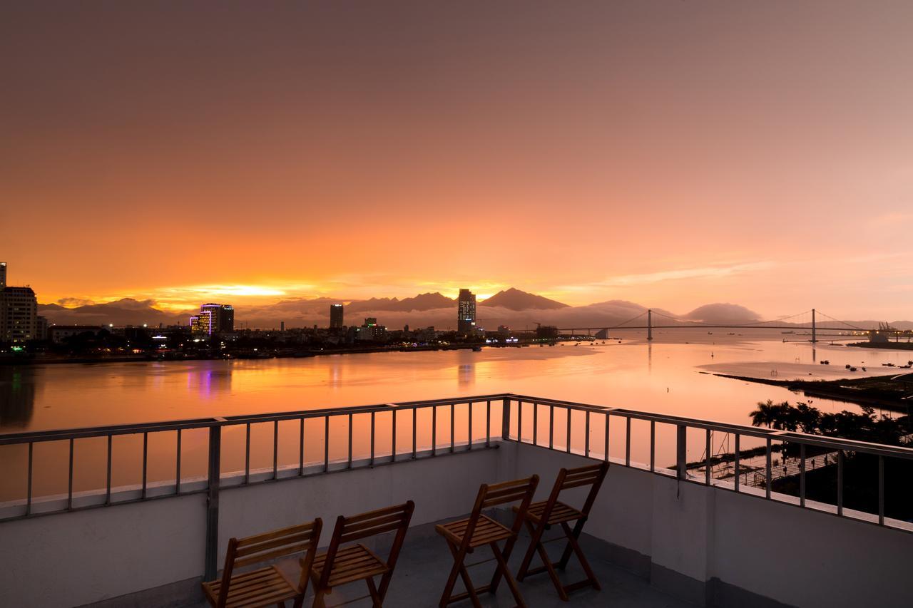 Vitalis Riverside Hotel Дананг Екстер'єр фото